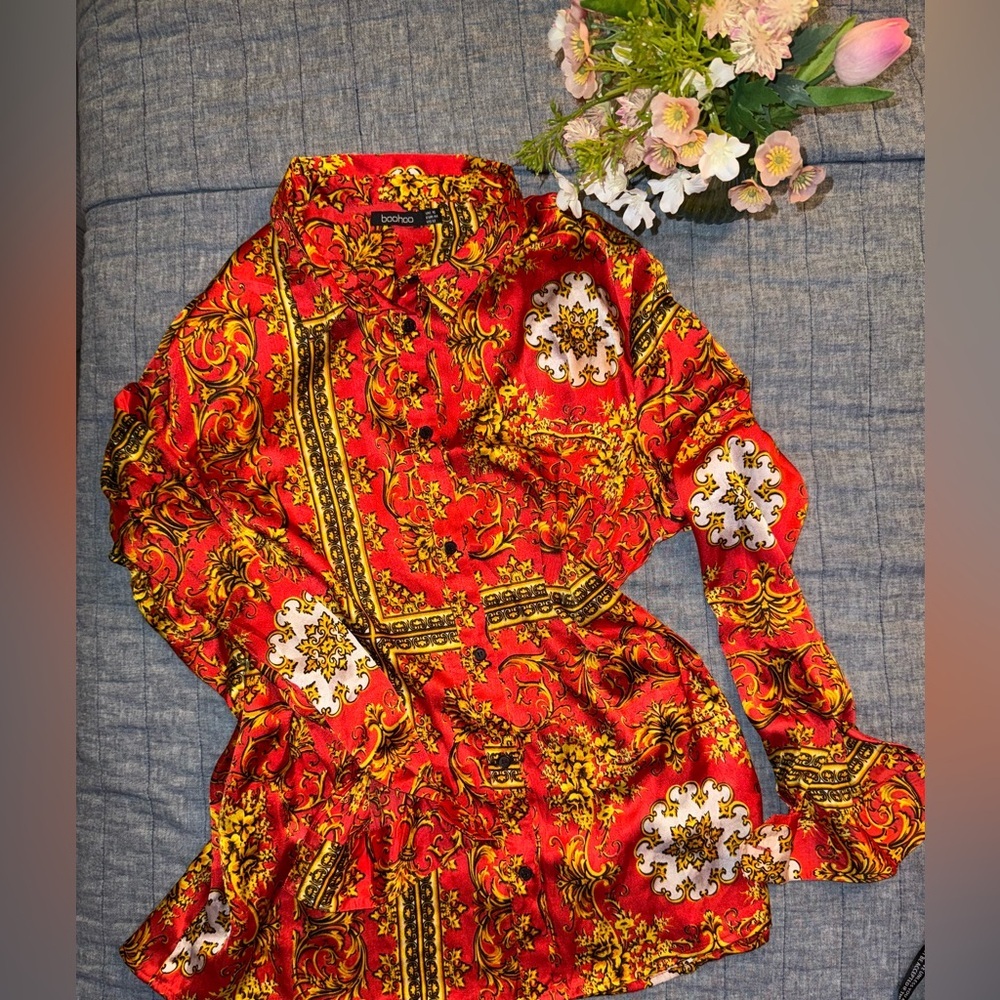 ❤️Final Price. Boohoo Silk-like Designer Inspired Button Down Shirt
